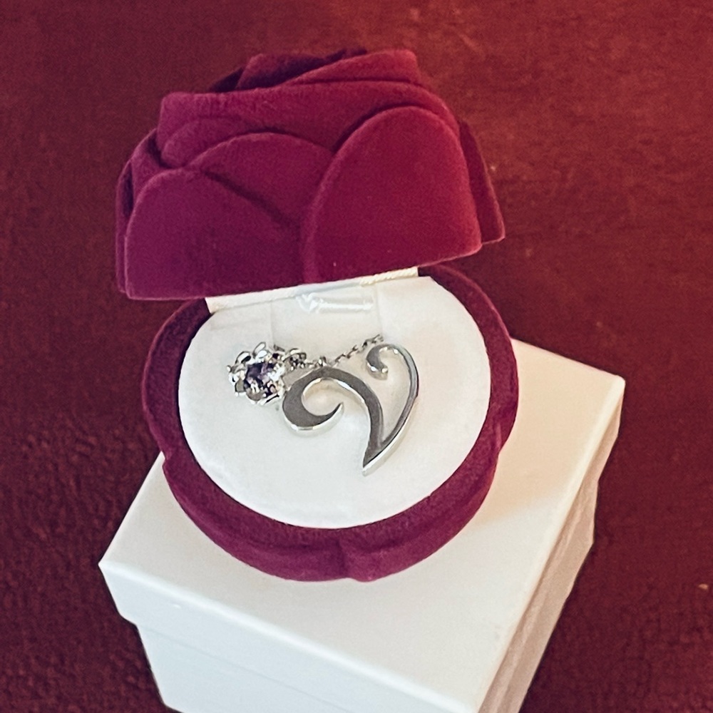 Sterling Silver Custom ‘V’ Necklace with Amethyst Flower